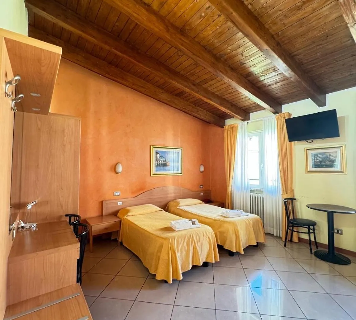 מילאנו Hotel Le Querce איטליה