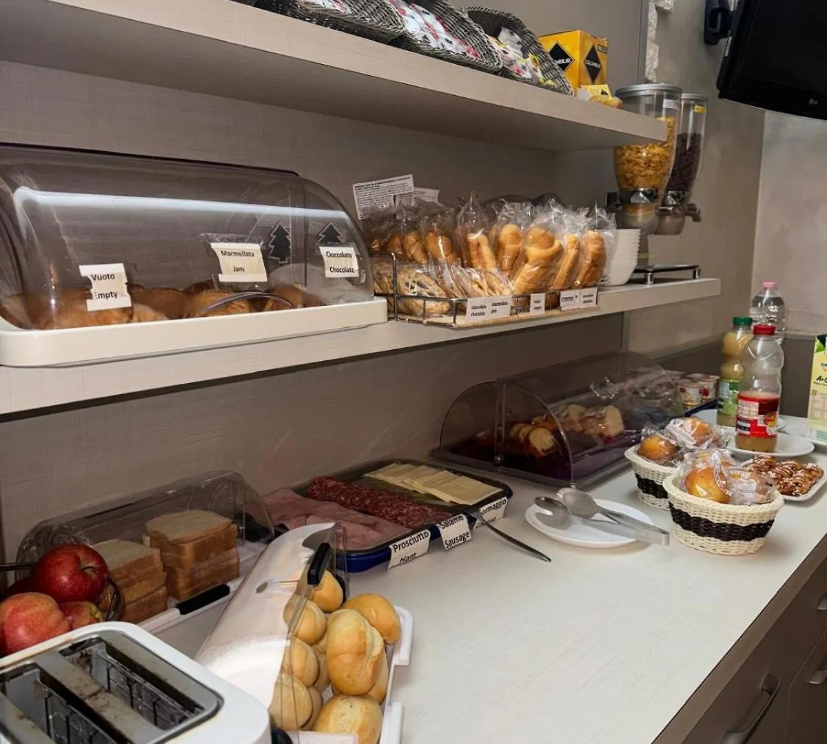 מילאנו Hotel Le Querce 2*,