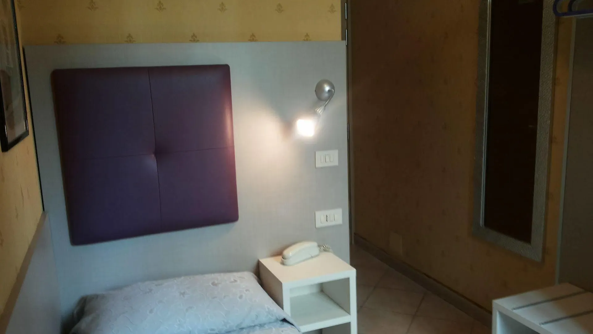 Hotel Le Querce Milan 2*,  Italy