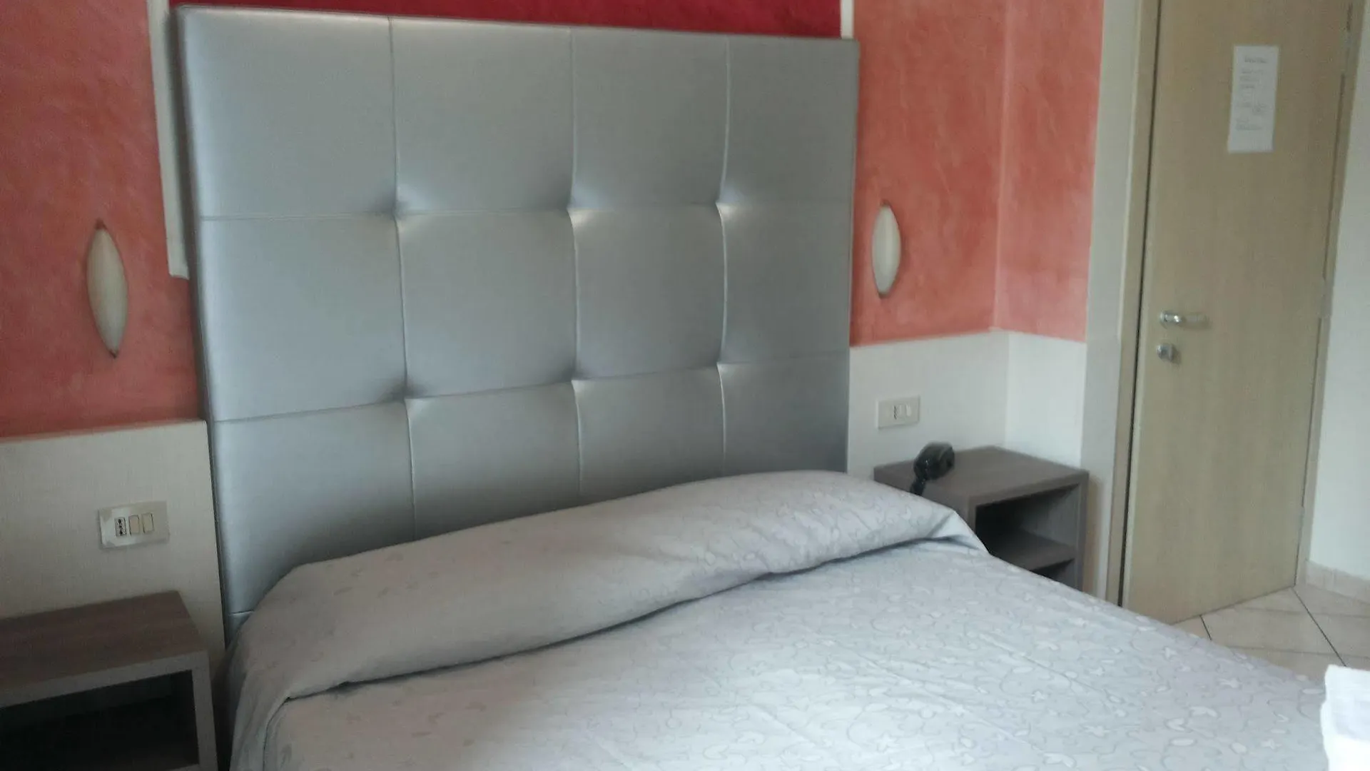 מילאנו Hotel Le Querce 2*,